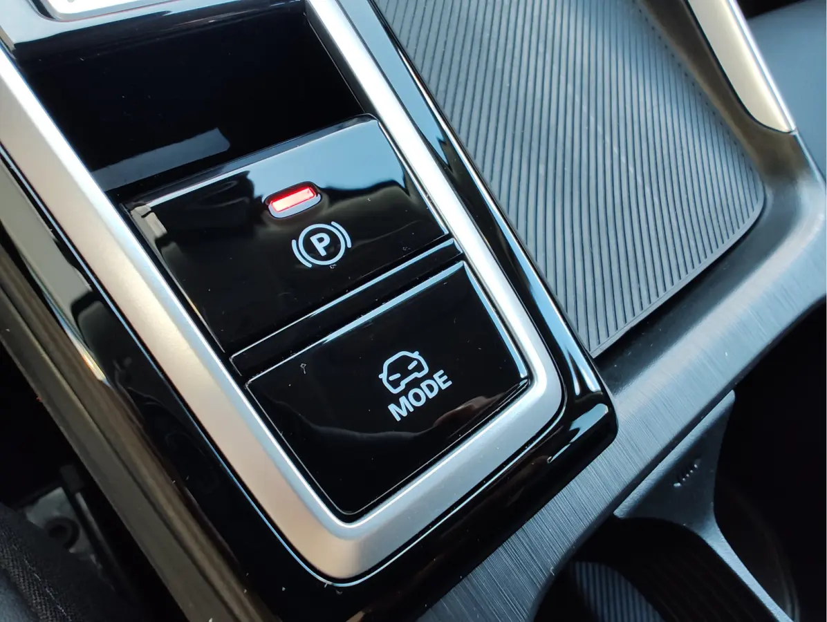 1.5 HYBRID+ LUXURY 360 Camera | Keyless | Stoelverwarming