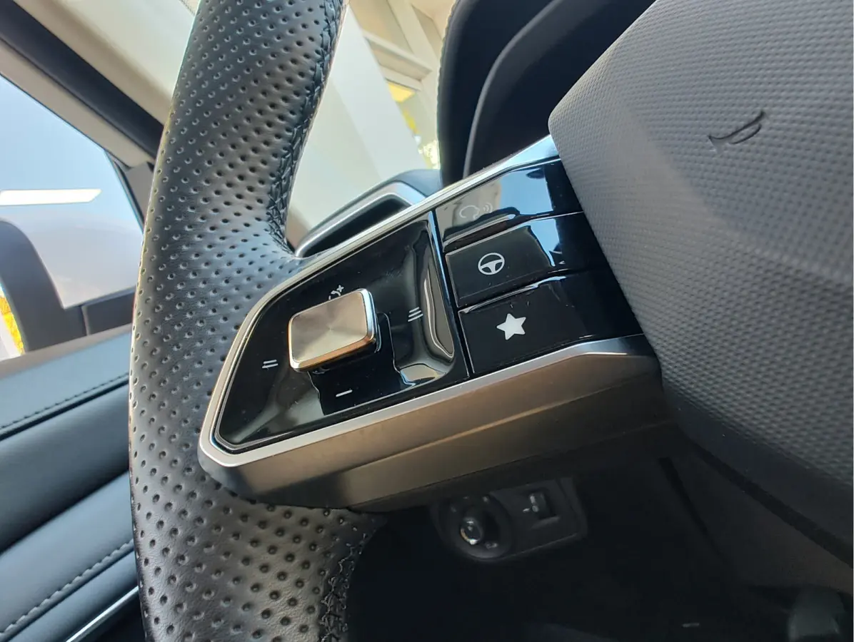 1.5 HYBRID+ LUXURY 360 Camera | Keyless | Stoelverwarming