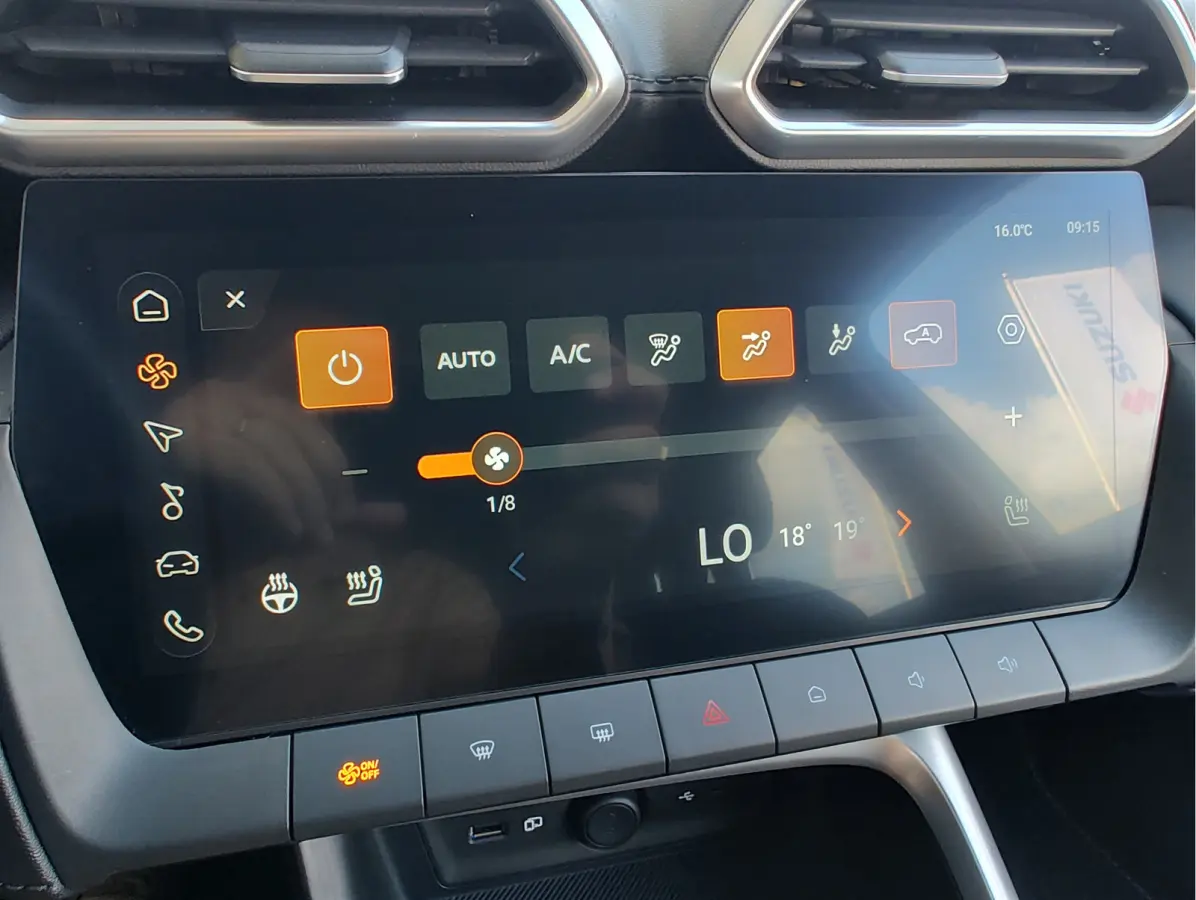 1.5 HYBRID+ LUXURY 360 Camera | Keyless | Stoelverwarming