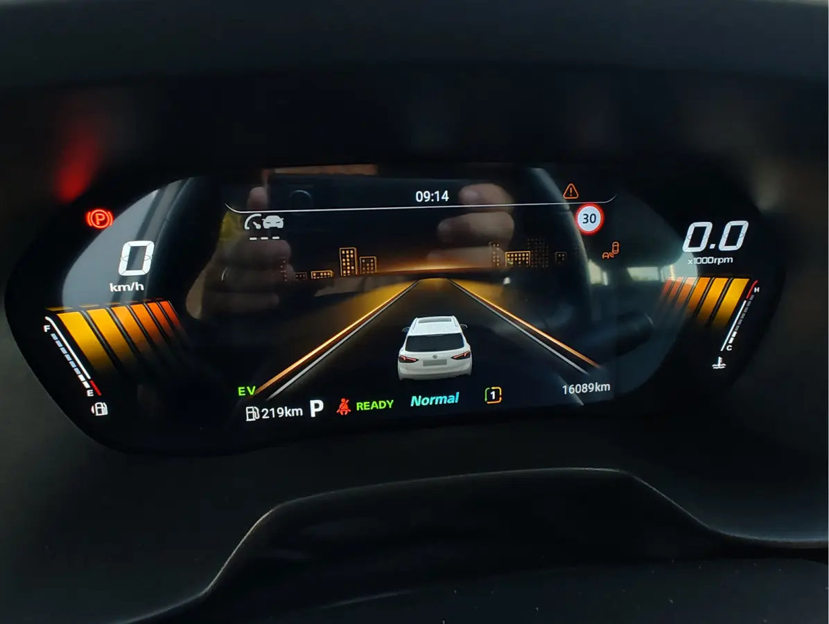 1.5 HYBRID+ LUXURY 360 Camera | Keyless | Stoelverwarming