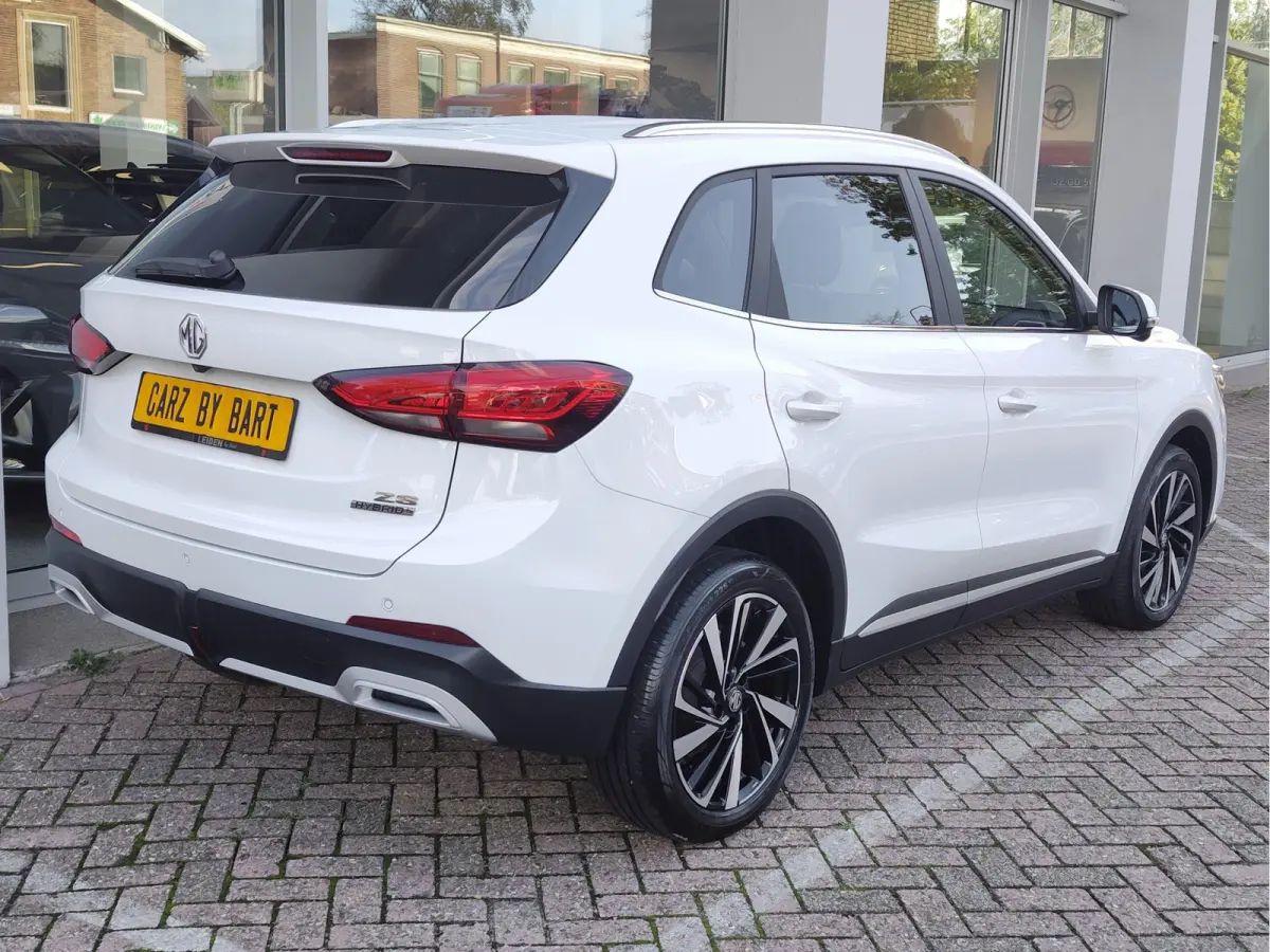 1.5 HYBRID+ LUXURY 360 Camera | Keyless | Stoelverwarming