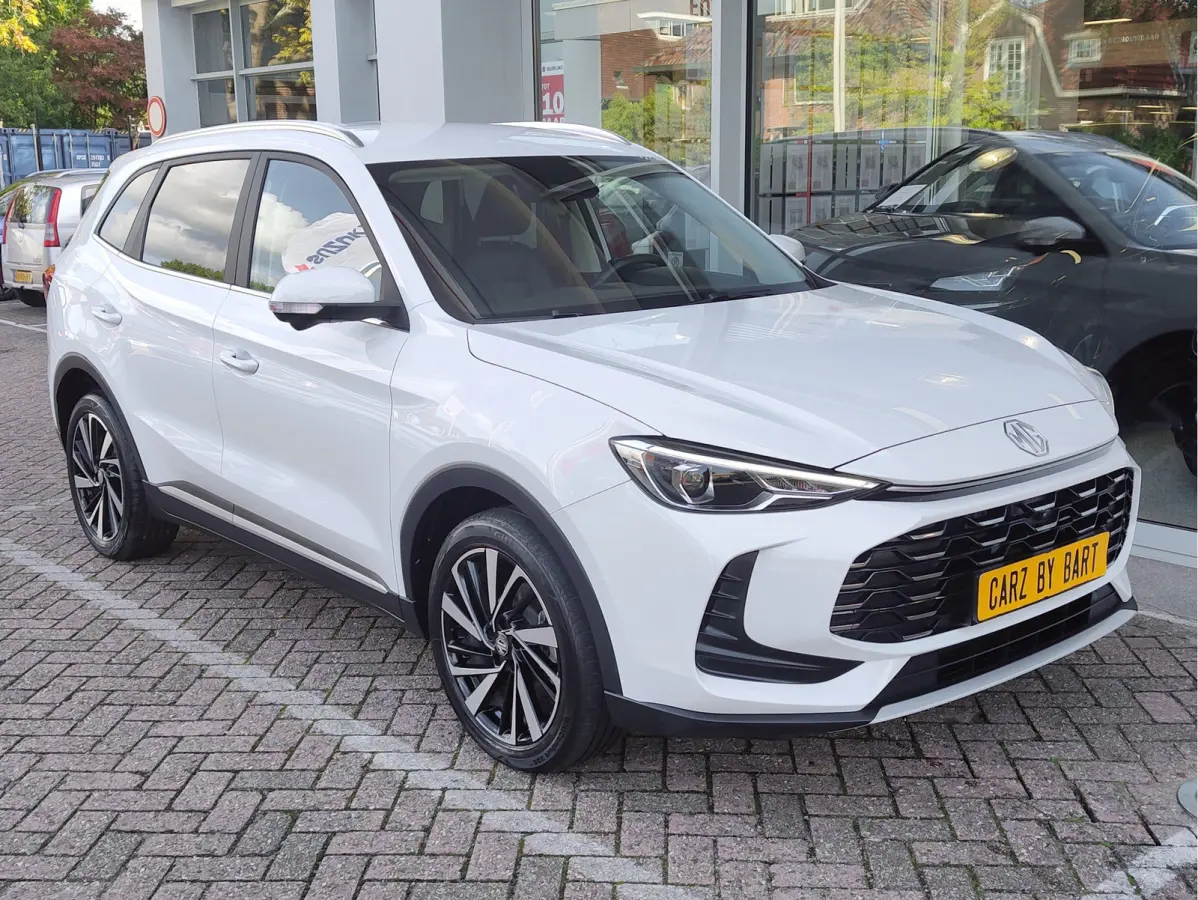 1.5 HYBRID+ LUXURY 360 Camera | Keyless | Stoelverwarming