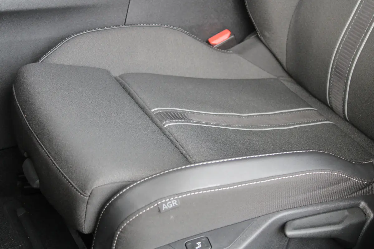 1.2 Turbo Hybrid GS | LED Matrix | Head-up display | Voorruitverwarming | AGR stoelen |