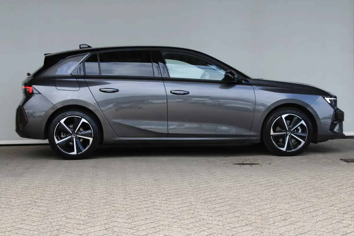 1.2 Turbo Hybrid GS | LED Matrix | Head-up display | Voorruitverwarming | AGR stoelen |