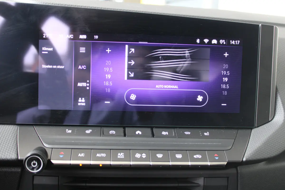 1.2 Turbo Hybrid GS | LED Matrix | Head-up display | Voorruitverwarming | AGR stoelen |