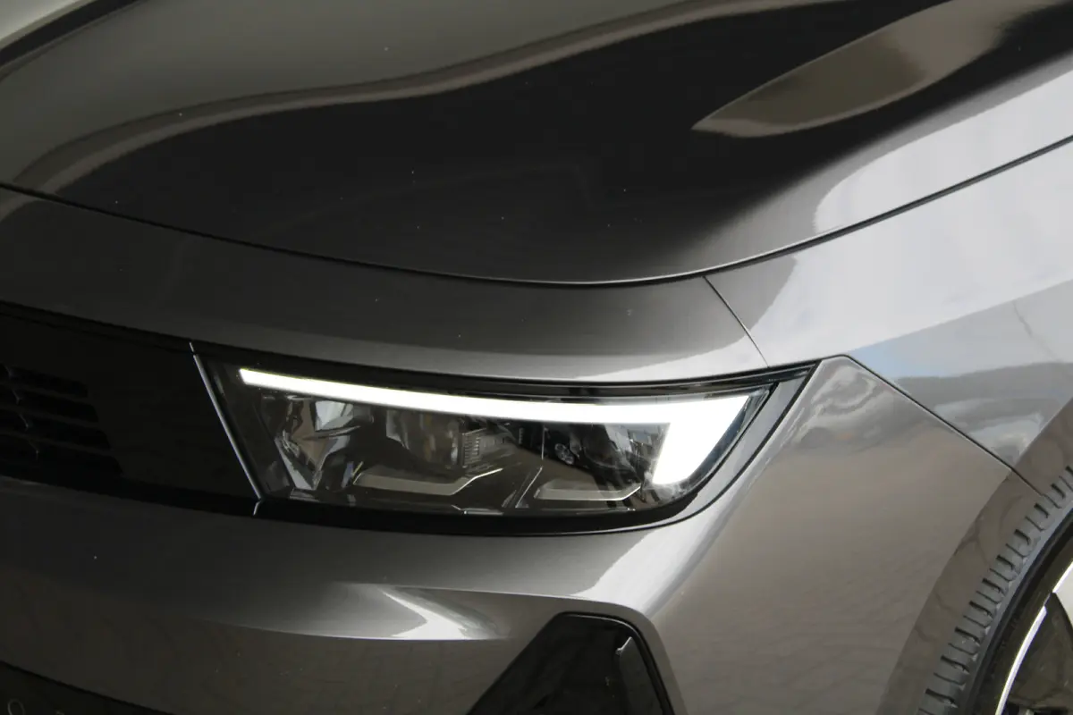 1.2 Turbo Hybrid GS | LED Matrix | Head-up display | Voorruitverwarming | AGR stoelen |