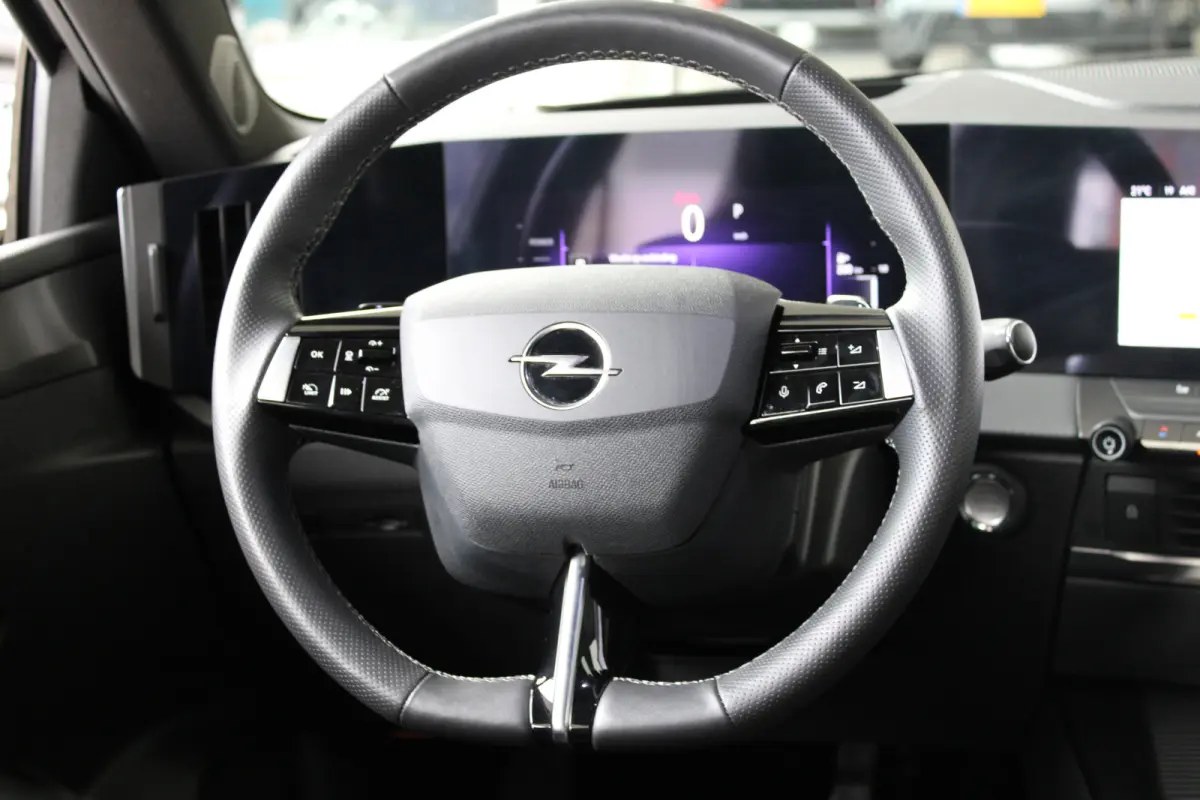 1.2 Turbo Hybrid GS | LED Matrix | Head-up display | Voorruitverwarming | AGR stoelen |
