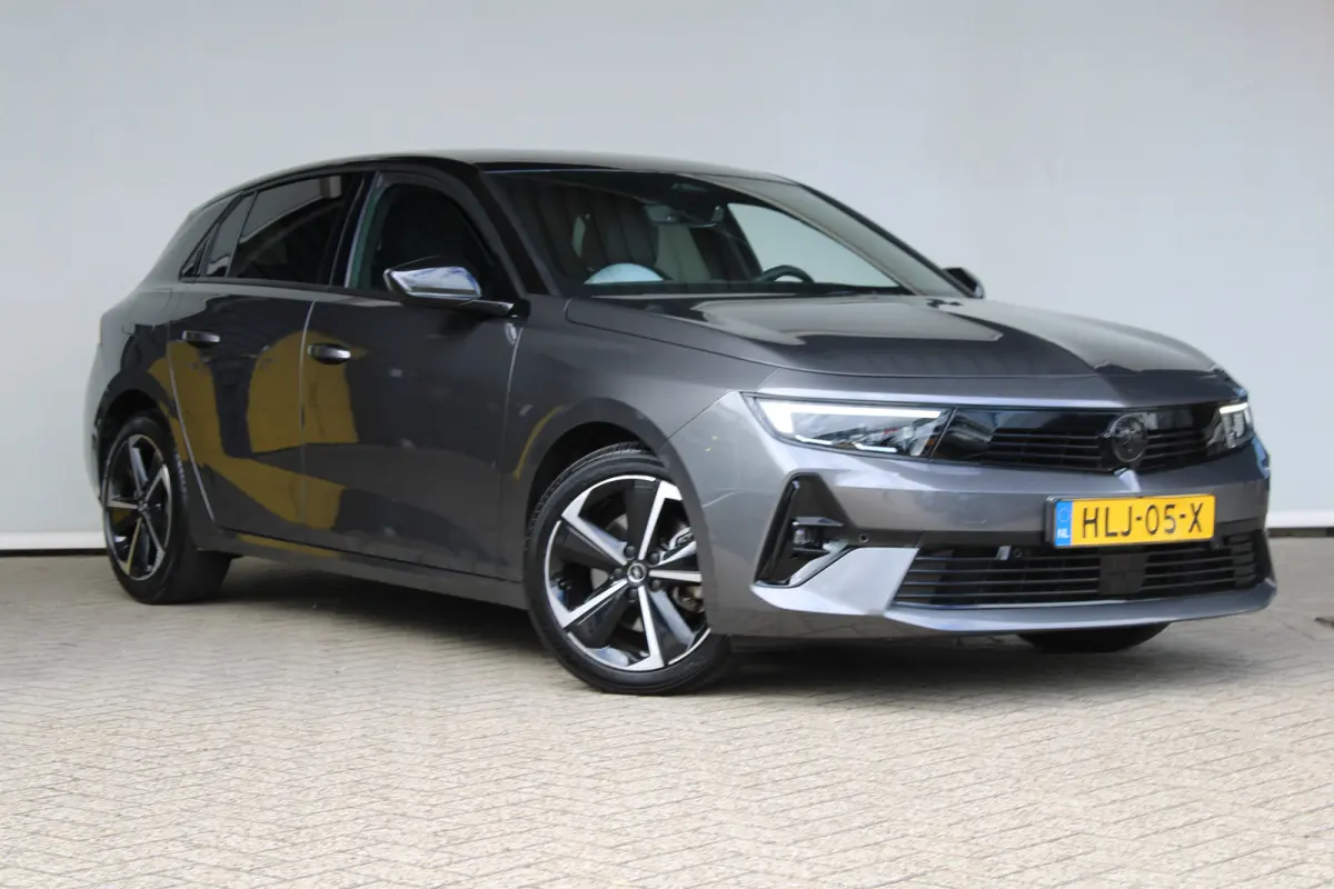 1.2 Turbo Hybrid GS | LED Matrix | Head-up display | Voorruitverwarming | AGR stoelen |