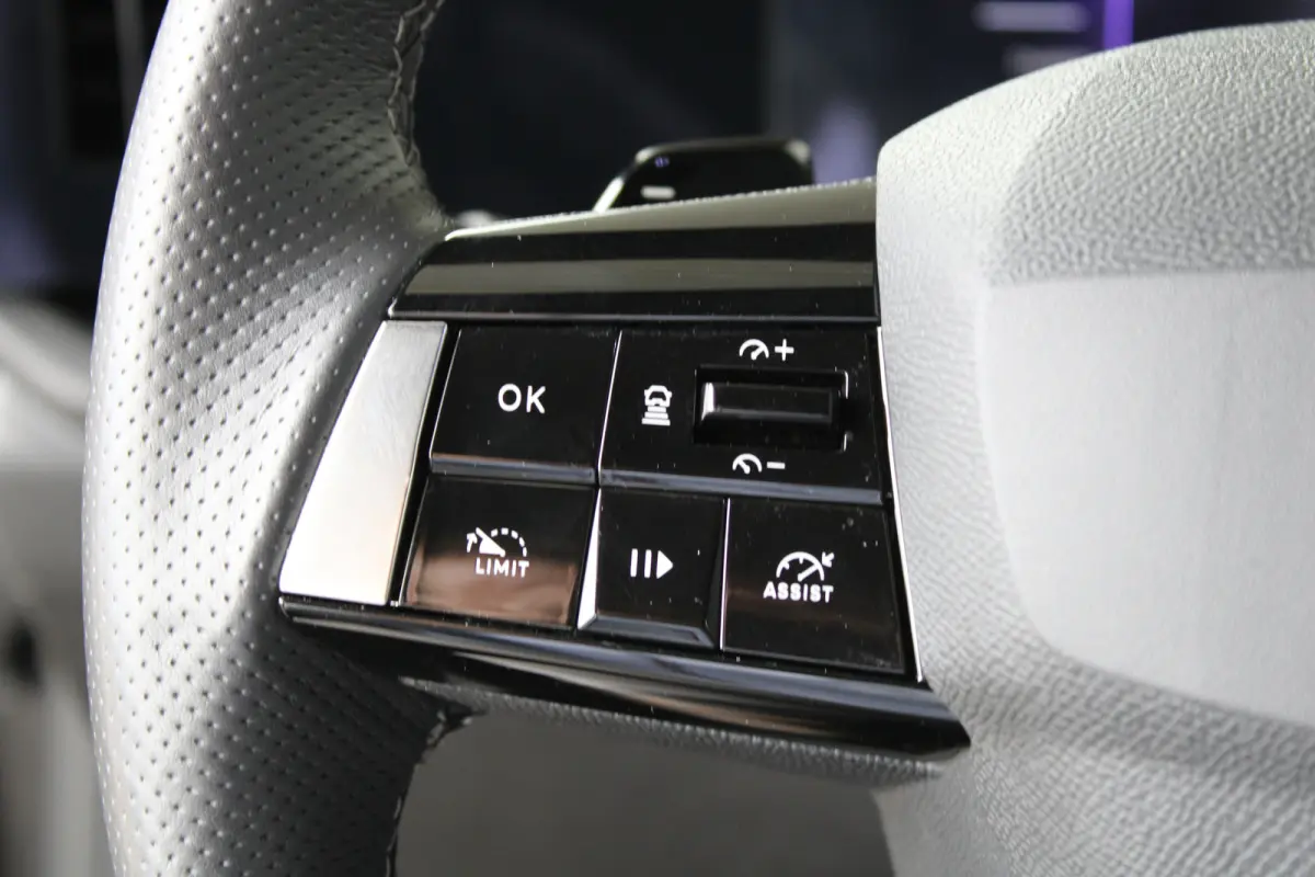 1.2 Turbo Hybrid GS | LED Matrix | Head-up display | Voorruitverwarming | AGR stoelen |