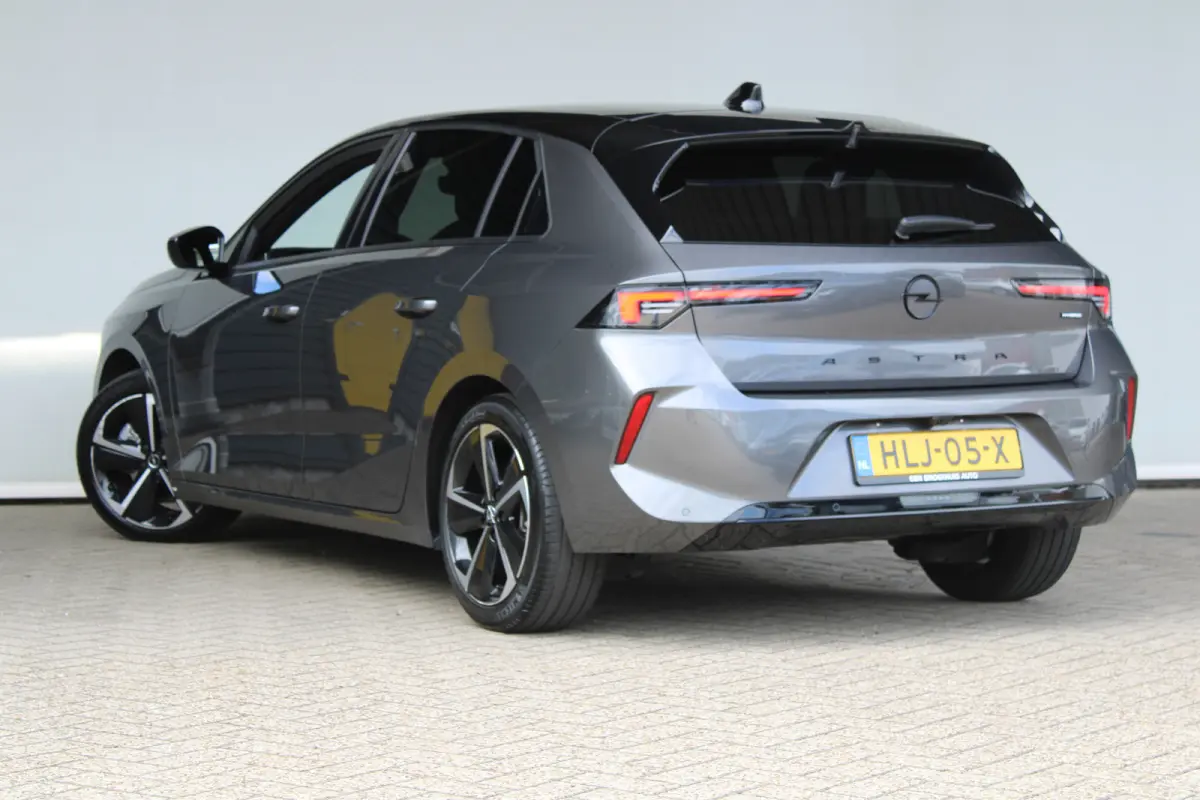 1.2 Turbo Hybrid GS | LED Matrix | Head-up display | Voorruitverwarming | AGR stoelen |