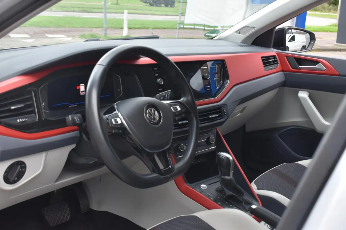 1.0 TSI Highline R-Line Beats BSM | Navigatie | Digitaal Dashboard | Stoelverwarming | Beats Audio | 12 mnd BOVAG garantie | Whatsapp 06-53188999