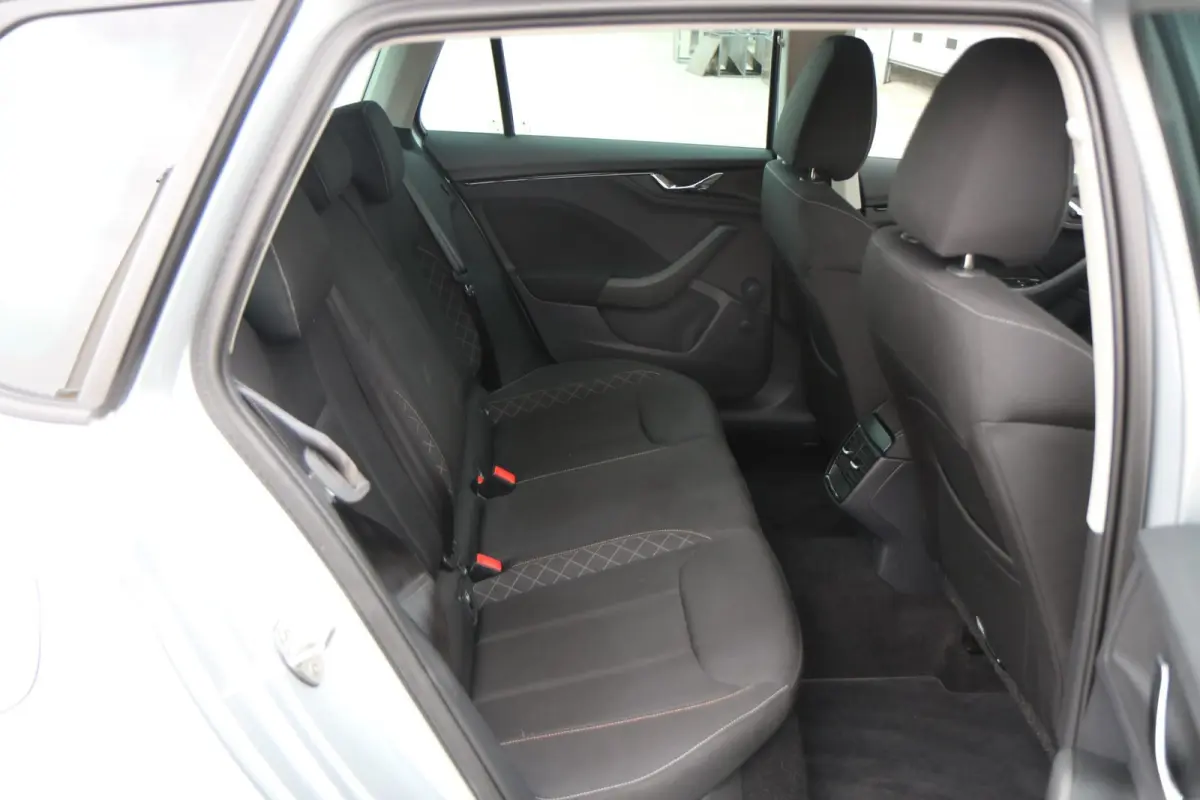 1.0 TSI 110pk Ambition | Trekhaak | Smartlink | Parkeersensoren Achter