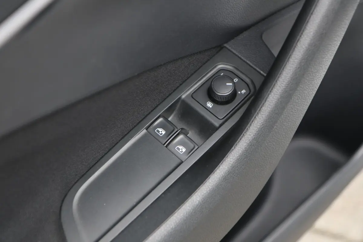 1.0 TSI 110pk Ambition | Trekhaak | Smartlink | Parkeersensoren Achter