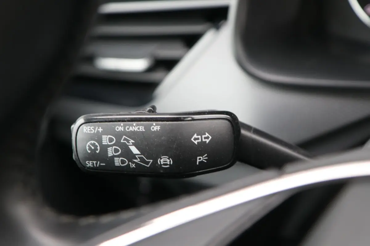 1.0 TSI 110pk Ambition | Trekhaak | Smartlink | Parkeersensoren Achter
