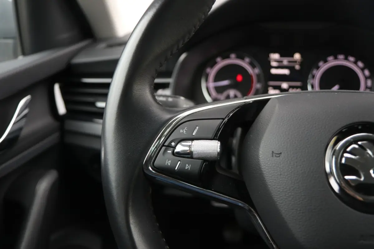 1.0 TSI 110pk Ambition | Trekhaak | Smartlink | Parkeersensoren Achter
