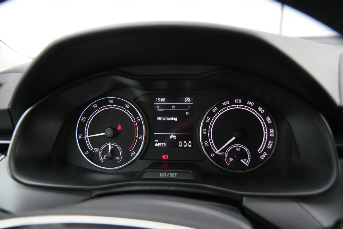 1.0 TSI 110pk Ambition | Trekhaak | Smartlink | Parkeersensoren Achter
