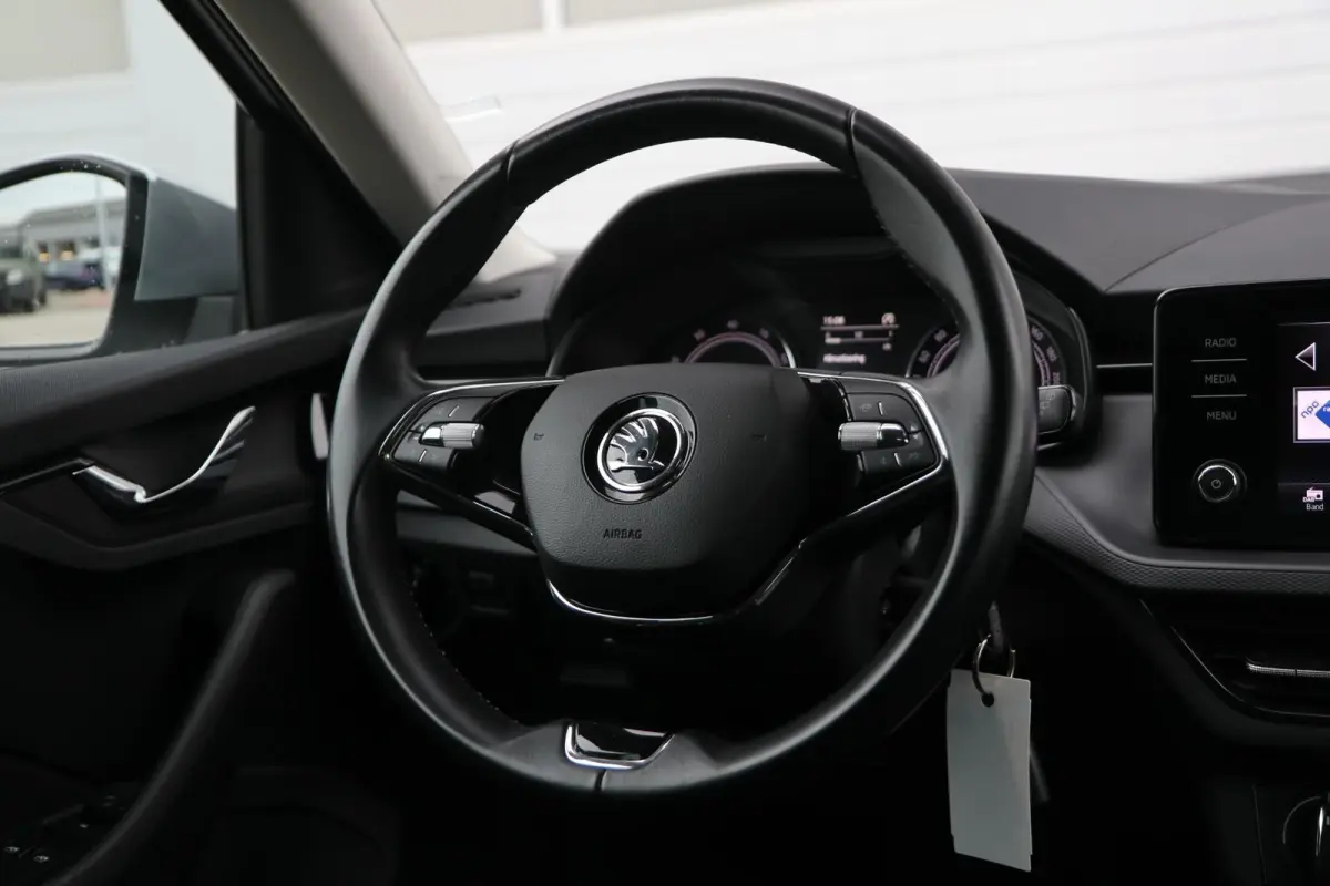 1.0 TSI 110pk Ambition | Trekhaak | Smartlink | Parkeersensoren Achter