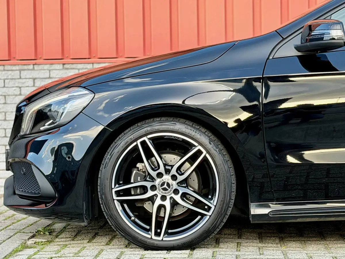 160 AMG Pano Night Camera Climate 18"