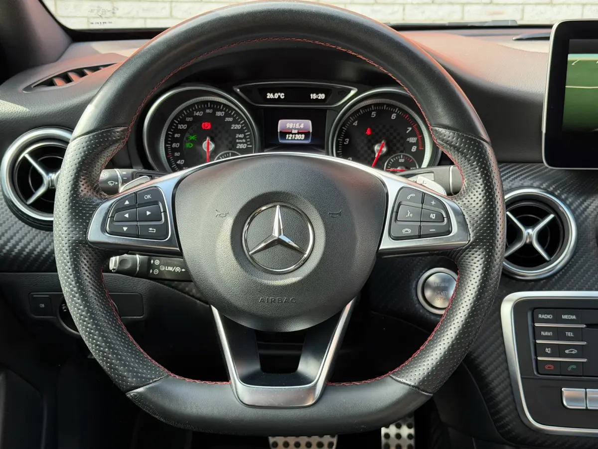 160 AMG Pano Night Camera Climate 18"