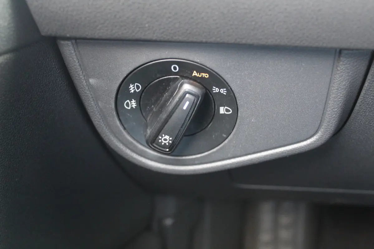 1.0 TSI R-Line Business Panorama dak l R-Line Exterieur l Airco automatisch l Achteruitrijcamera