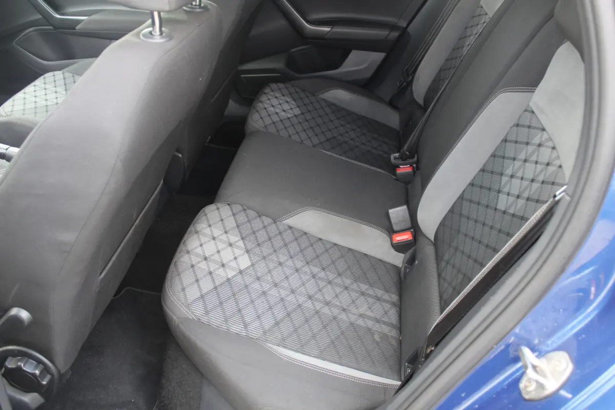 1.0 TSI R-Line Business Panorama dak l R-Line Exterieur l Airco automatisch l Achteruitrijcamera
