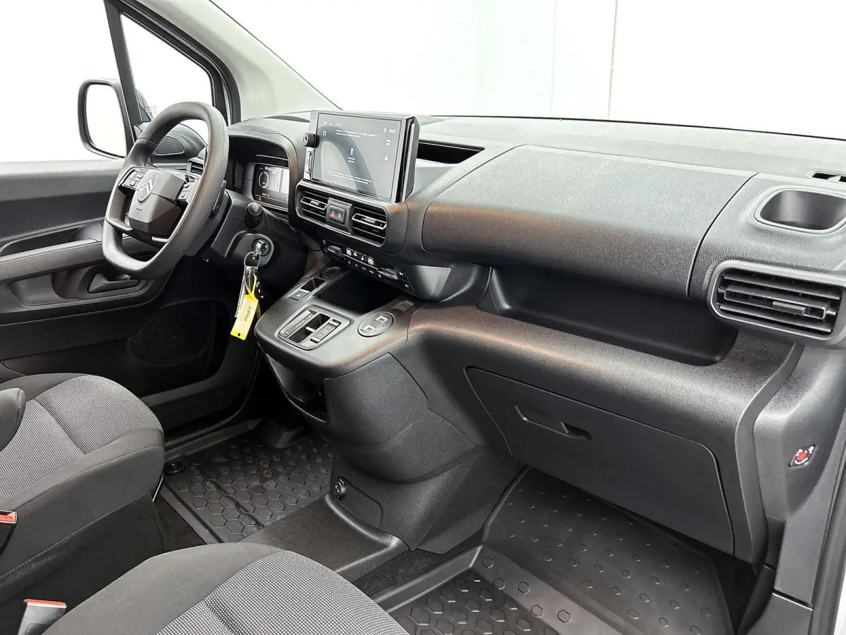 136 L1 50 kWh | Climate Control | Accu 99% | Apple Carplay/Android Auto | Achteruitrijcamera | Led Koplampen |