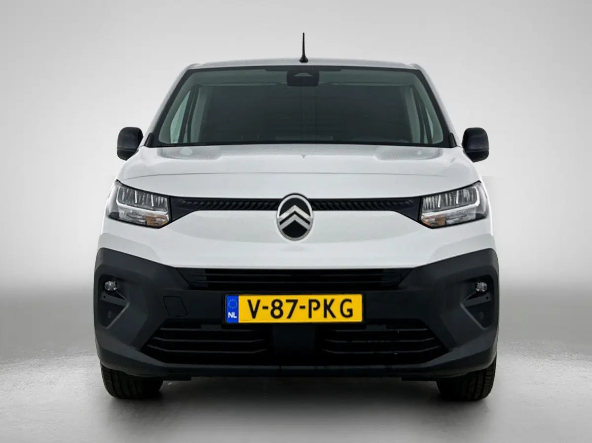 136 L1 50 kWh | Climate Control | Accu 99% | Apple Carplay/Android Auto | Achteruitrijcamera | Led Koplampen |