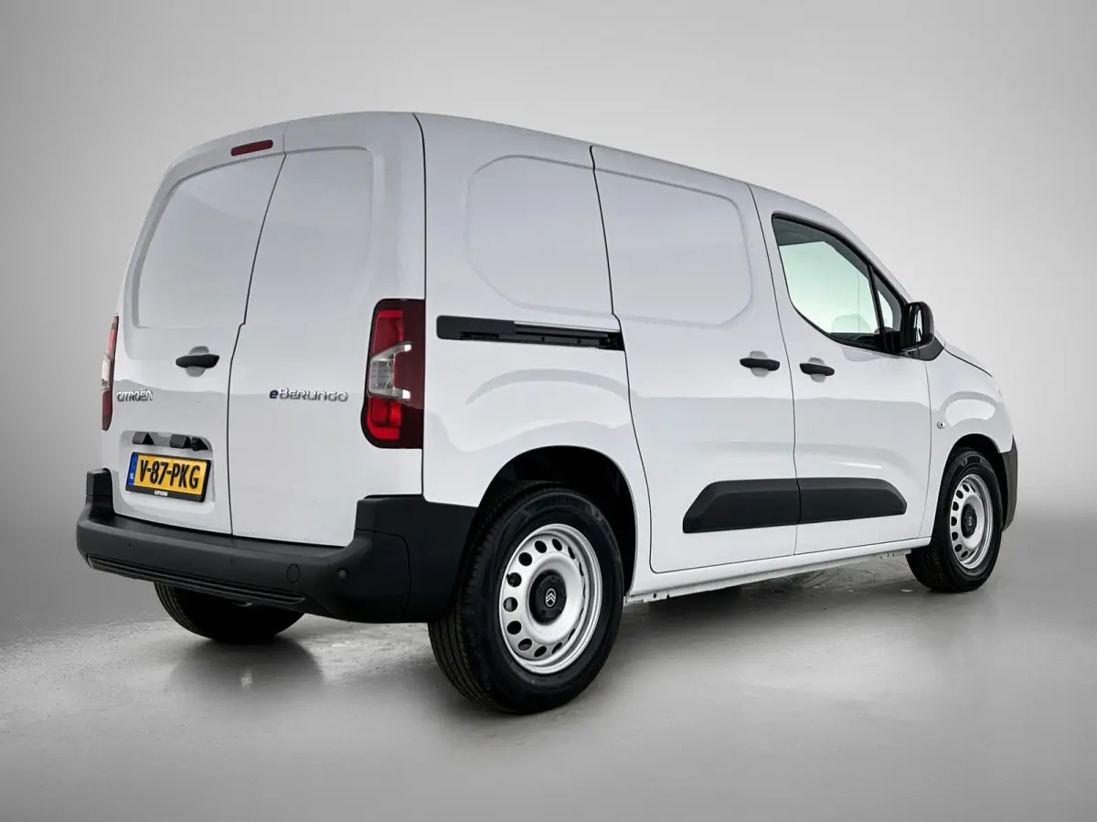 136 L1 50 kWh | Climate Control | Accu 99% | Apple Carplay/Android Auto | Achteruitrijcamera | Led Koplampen |
