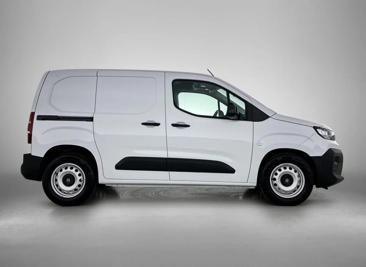 136 L1 50 kWh | Climate Control | Accu 99% | Apple Carplay/Android Auto | Achteruitrijcamera | Led Koplampen |