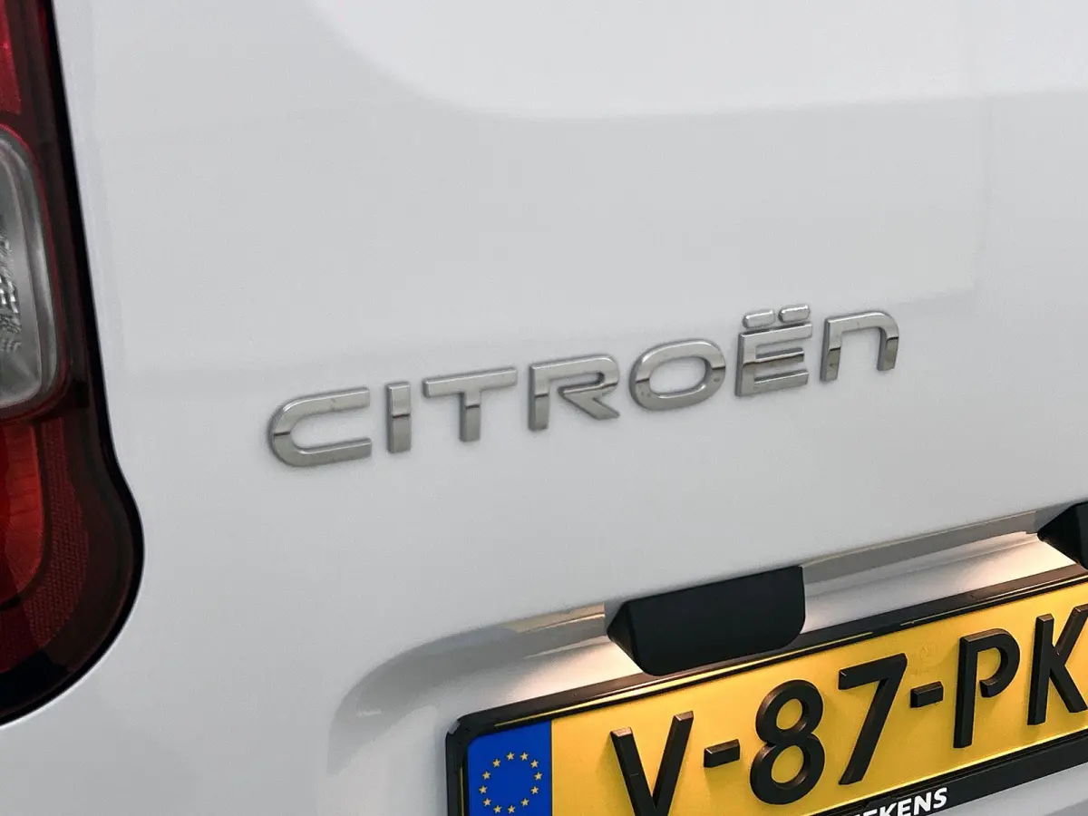 136 L1 50 kWh | Climate Control | Accu 99% | Apple Carplay/Android Auto | Achteruitrijcamera | Led Koplampen |