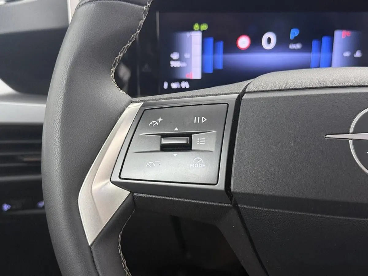 1.2 Turbo Hybrid 145pk GS Winterpakket/Nav/Camera