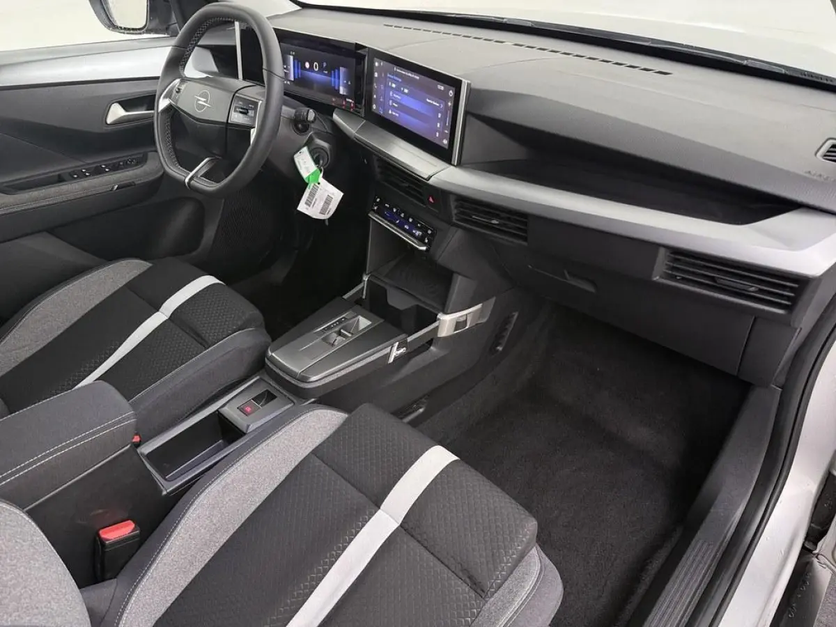 1.2 Turbo Hybrid 145pk GS Winterpakket/Nav/Camera