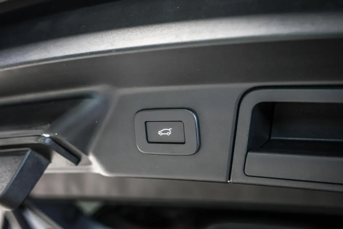2.0 D200 AWD|Grijs kenteken