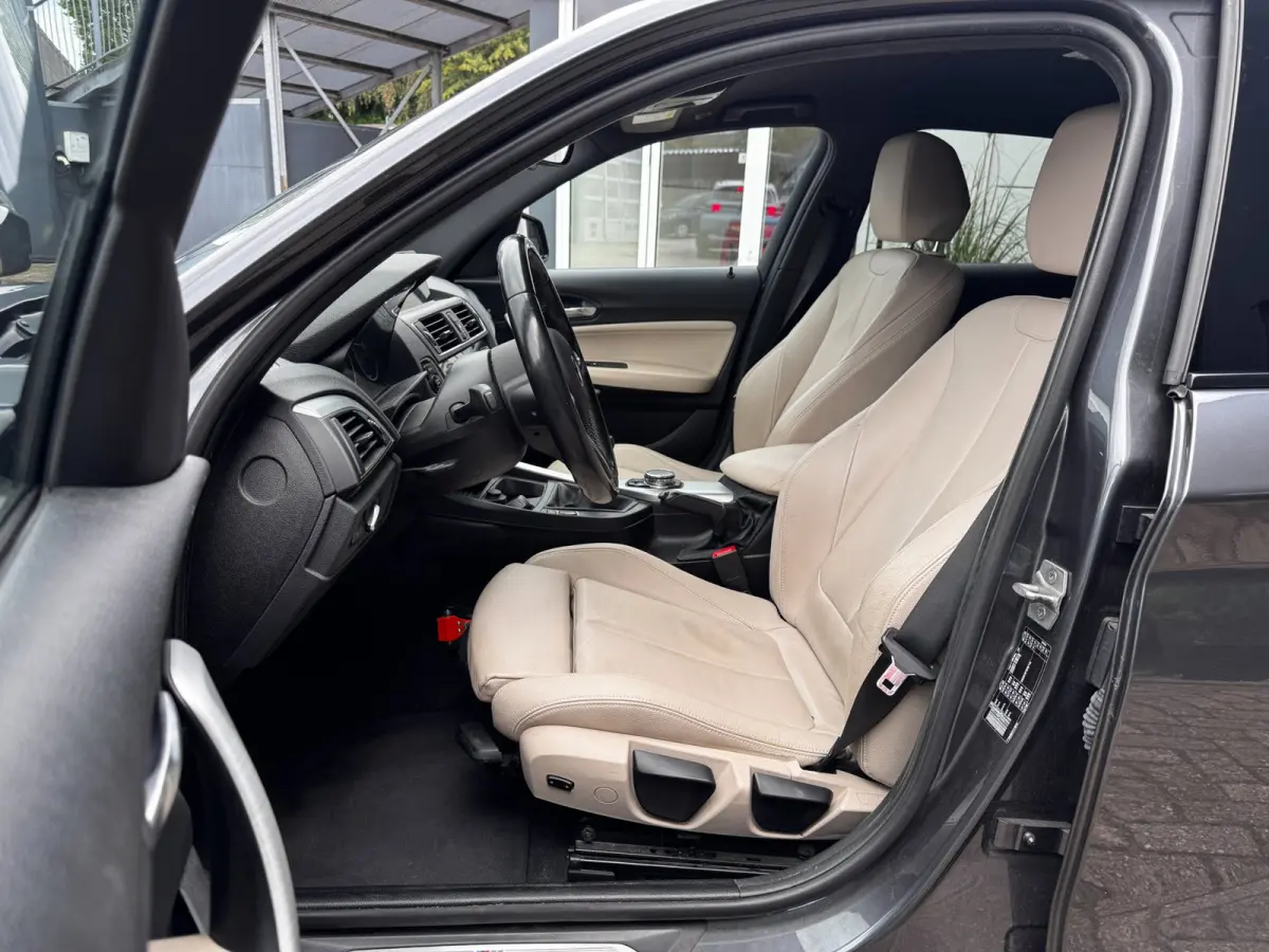 116i Centennial High Executive M-Sport | NL-Auto | BMW Dealer onderhouden | Leder + Stoelverwarming | Trekhaak