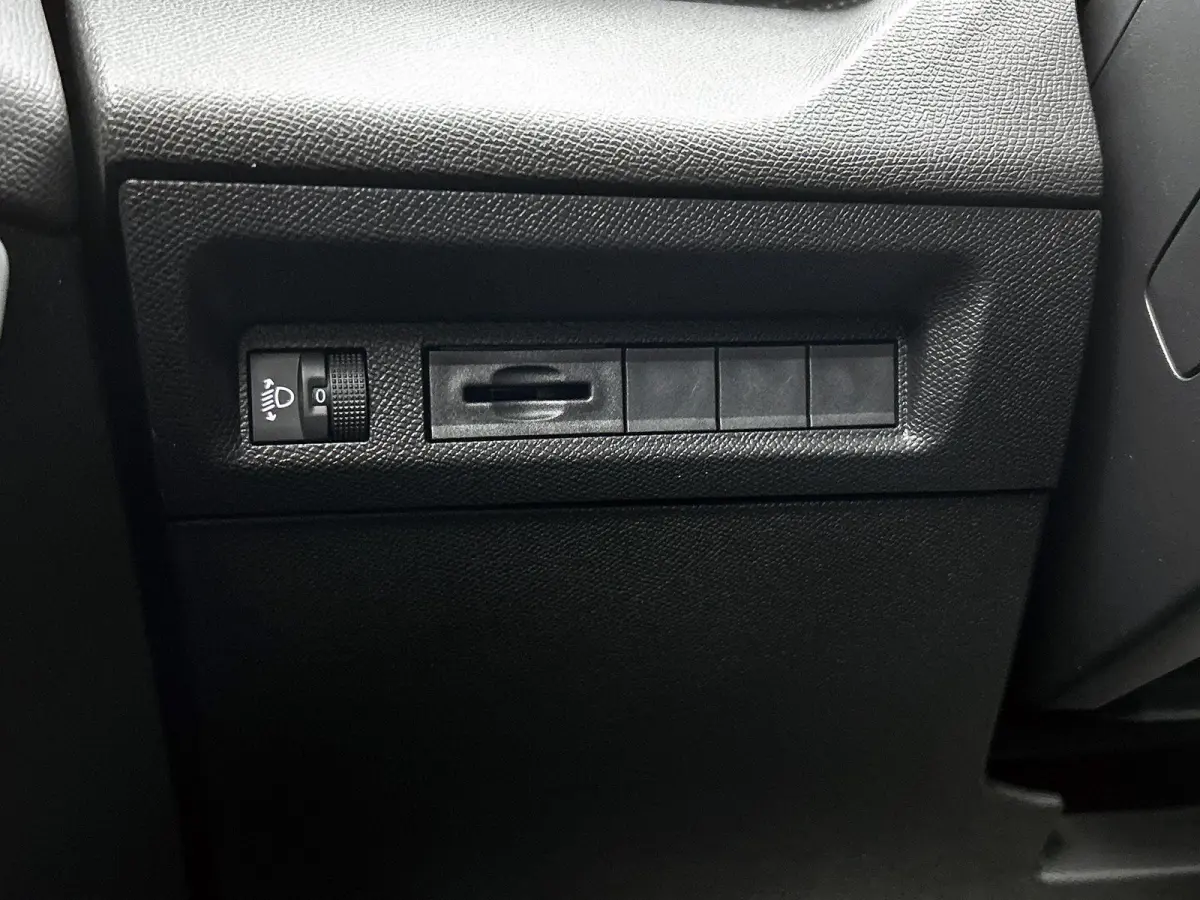 1.2 Hybrid 145 e-DCS6 Business Navigatie | Achteruitrijcamera | Apple Carplay/Android Auto | Climate Control | Adaptieve Cruise Control |