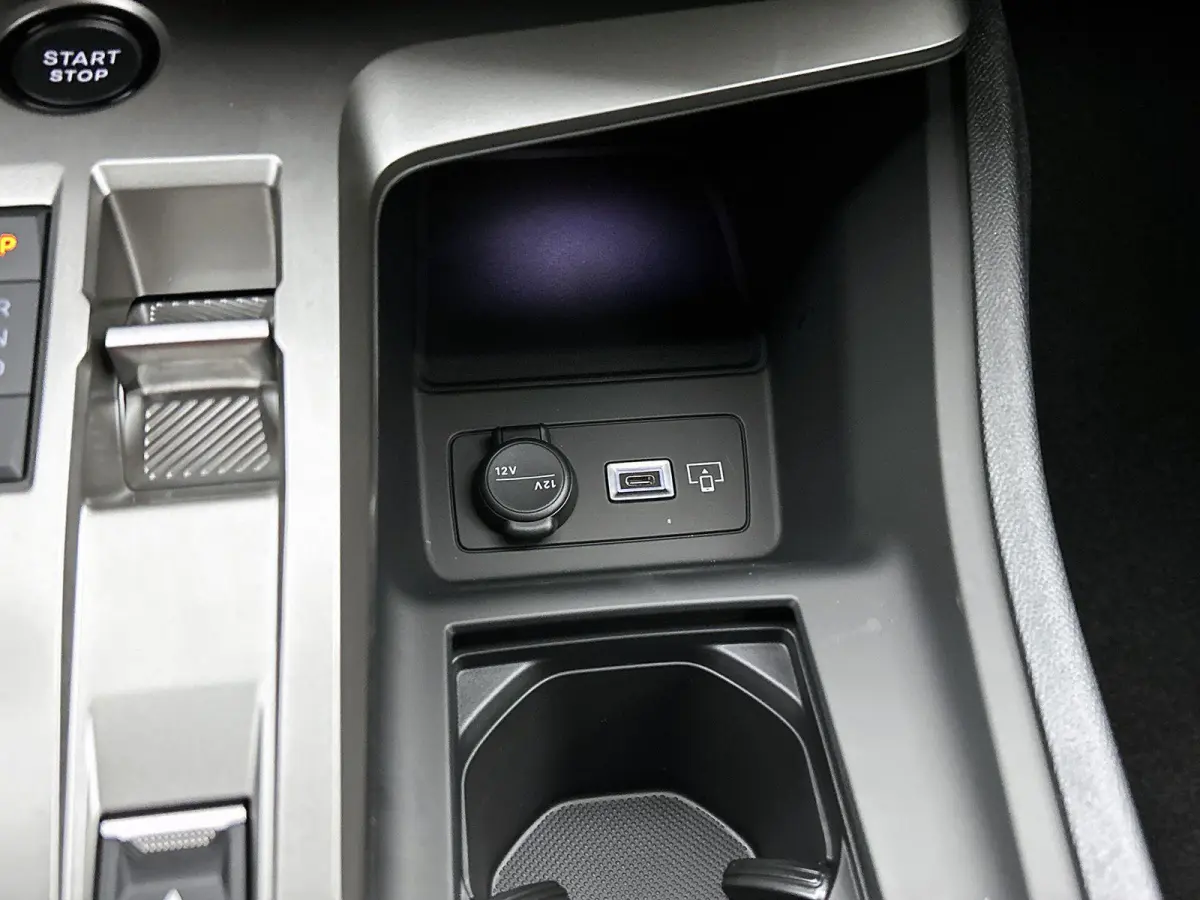 1.2 Hybrid 145 e-DCS6 Business Navigatie | Achteruitrijcamera | Apple Carplay/Android Auto | Climate Control | Adaptieve Cruise Control |
