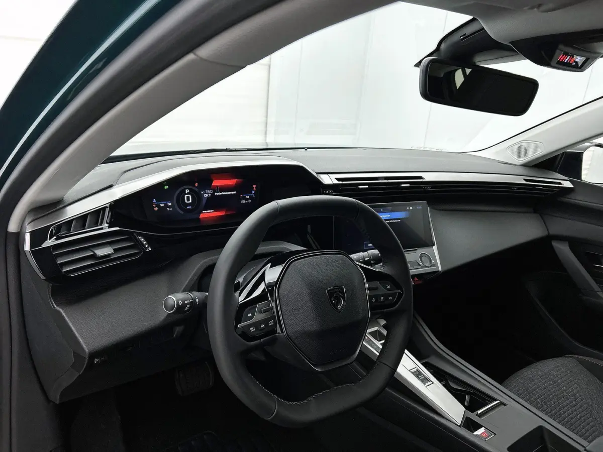 1.2 Hybrid 145 e-DCS6 Business Navigatie | Achteruitrijcamera | Apple Carplay/Android Auto | Climate Control | Adaptieve Cruise Control |