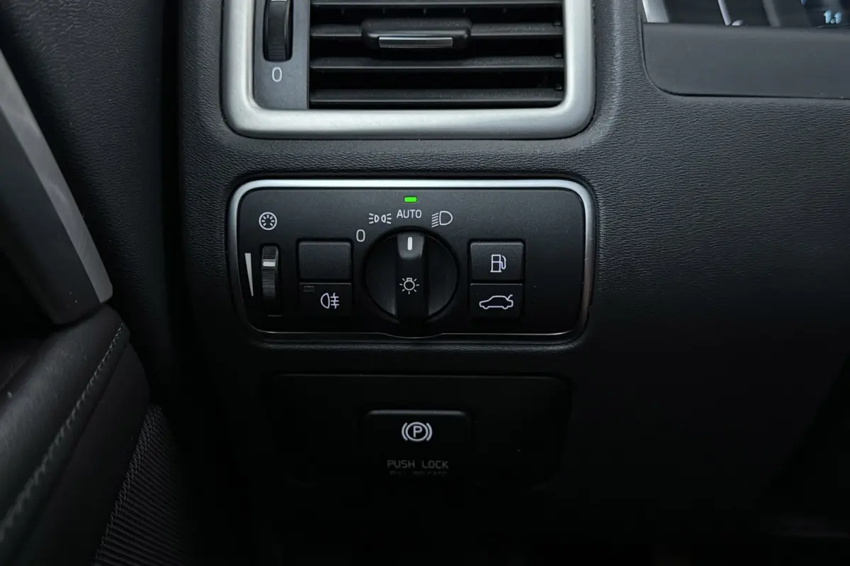 1.6 T4 Nordic+ | Trekhaak | Org NL | Navigatie | Dealer Ond. | Xenon | Stoelverwarming | Leer | Digital Cockpit |