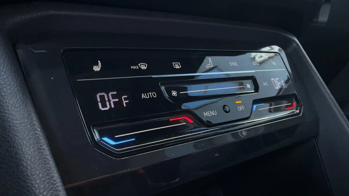 245pk 1.4 TSI e-Hybrid PHEV FR Business | Trekhaak | Panoramadak | Adaptive cruise control | Dodehoekdetectie | Achteruitrijcamera