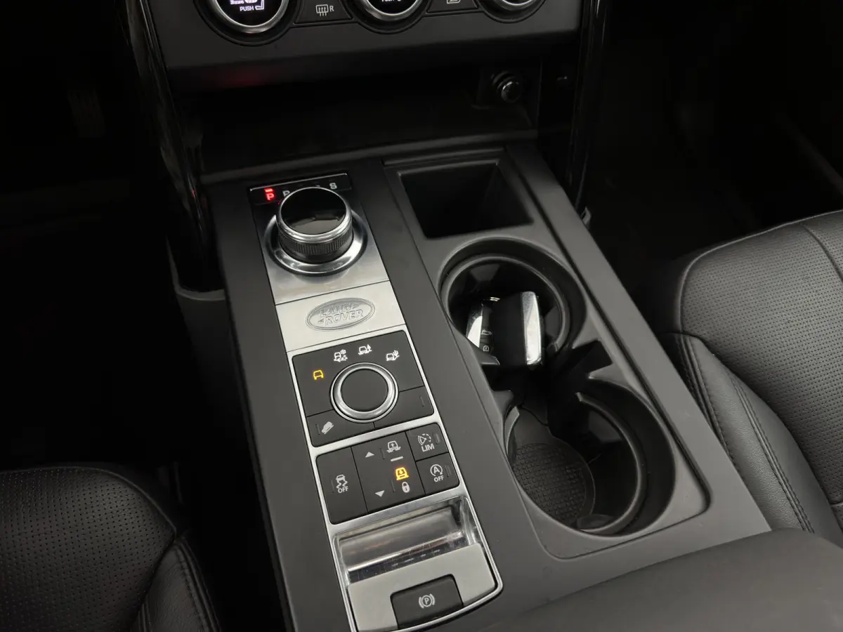 2.0 Td4 HSE Luxury *PANO | FULL-LED | LEATHER | KEYLESS | AIR-SUSPENSION | BLIND-SPOT | CAMERA | NAVI-FULLMAP | HEATED-COMFORTSEATS | PRIVACY-GLASS | SHIFT-PADDLES | ECC | CRUISE | 22''ALU*