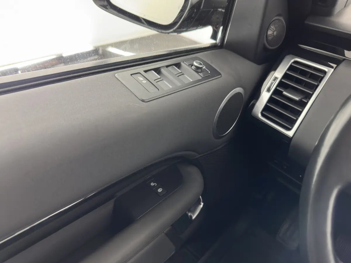 2.0 Td4 HSE Luxury *PANO | FULL-LED | LEATHER | KEYLESS | AIR-SUSPENSION | BLIND-SPOT | CAMERA | NAVI-FULLMAP | HEATED-COMFORTSEATS | PRIVACY-GLASS | SHIFT-PADDLES | ECC | CRUISE | 22''ALU*