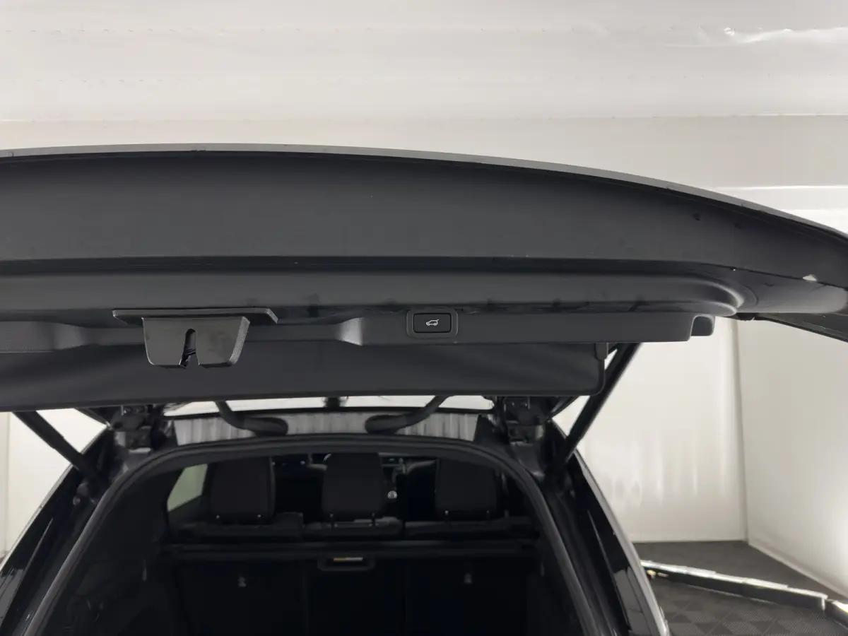 2.0 Td4 HSE Luxury *PANO | FULL-LED | LEATHER | KEYLESS | AIR-SUSPENSION | BLIND-SPOT | CAMERA | NAVI-FULLMAP | HEATED-COMFORTSEATS | PRIVACY-GLASS | SHIFT-PADDLES | ECC | CRUISE | 22''ALU*
