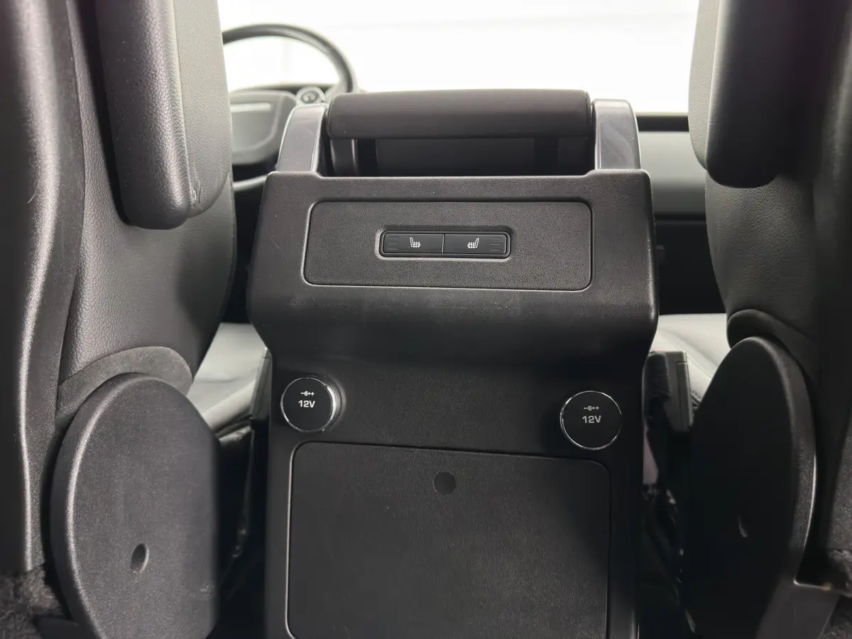 2.0 Td4 HSE Luxury *PANO | FULL-LED | LEATHER | KEYLESS | AIR-SUSPENSION | BLIND-SPOT | CAMERA | NAVI-FULLMAP | HEATED-COMFORTSEATS | PRIVACY-GLASS | SHIFT-PADDLES | ECC | CRUISE | 22''ALU*