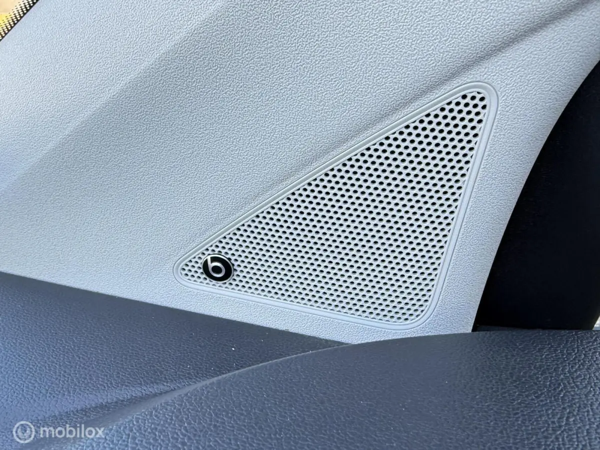 1.0 Style CRUISE BEATS AUDIO STOELVERWARM. LMV