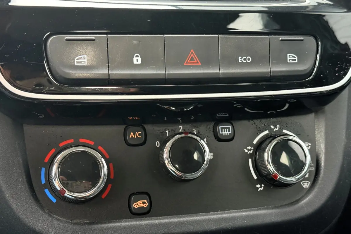 Expression 27 kWh LEER CAMERA NAVI CARPLAY