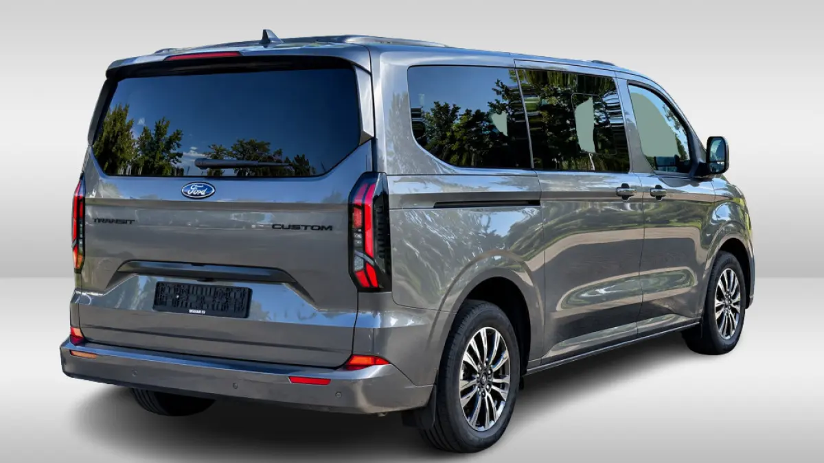 320 2.5 PHEV L2H1 Limited 9p.