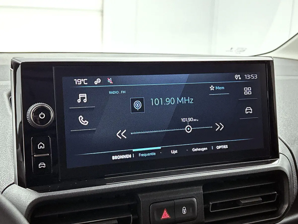 136 L2 50 kWh | Apple Carplay/Android Auto | Accu 99% |  Laadvloer Betimmerd | Airco | Achteruitrijcamera | Led Koplampen |