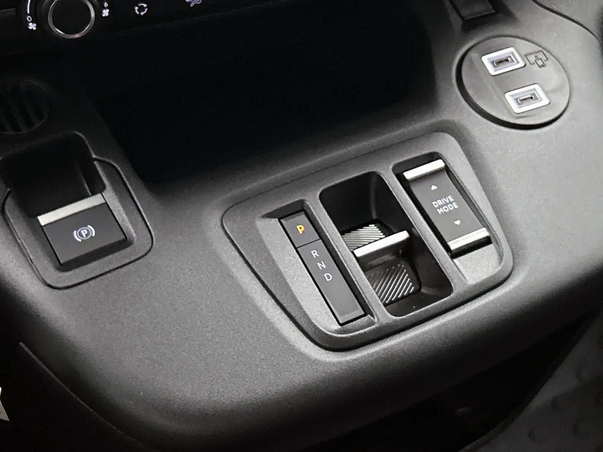136 L2 50 kWh | Apple Carplay/Android Auto | Accu 99% |  Laadvloer Betimmerd | Airco | Achteruitrijcamera | Led Koplampen |