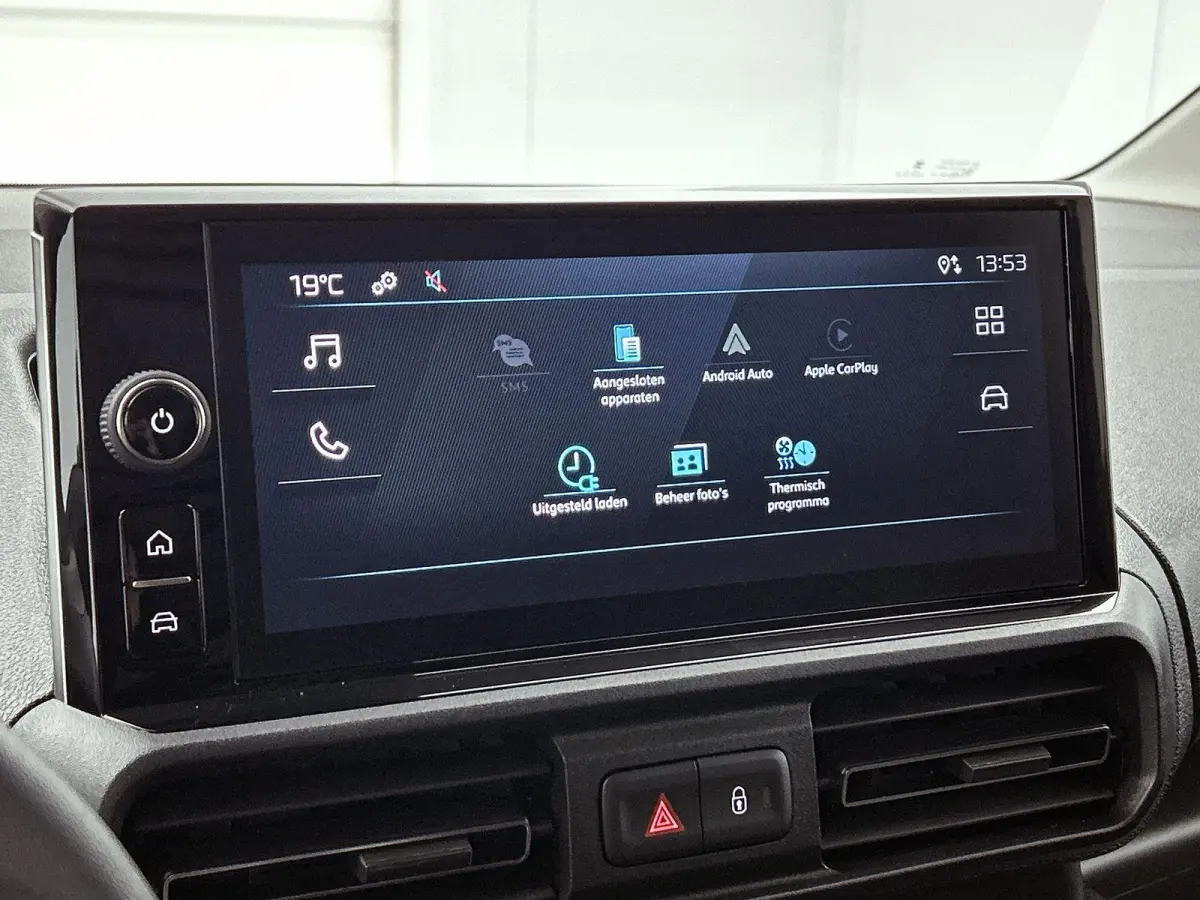 136 L2 50 kWh | Apple Carplay/Android Auto | Accu 99% |  Laadvloer Betimmerd | Airco | Achteruitrijcamera | Led Koplampen |