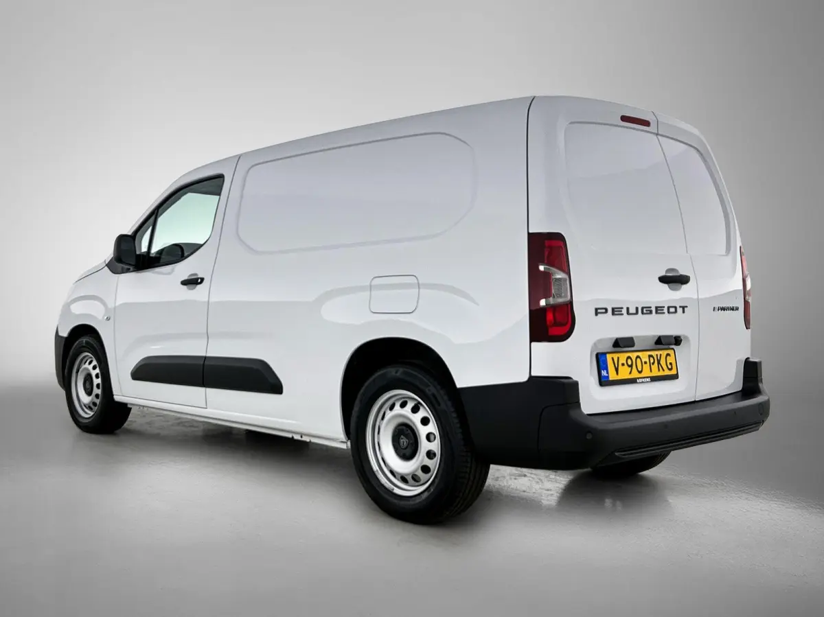 136 L2 50 kWh | Apple Carplay/Android Auto | Accu 99% |  Laadvloer Betimmerd | Airco | Achteruitrijcamera | Led Koplampen |